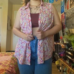 vintage floral button up / tank top! 💟🪩